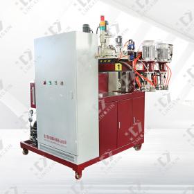 Double head polyurethane low pressure foaming machine